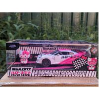 Hello Kitty - Tokyo Speed - 2009 Nissan GT-R (R35) - 1:24 Scale - Die-Cast Metal Vehicle with Figure