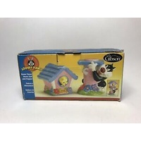 Looney Tunes- Tweety & Sylvester -  Salt & Pepper Shakers